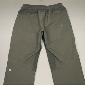 Lululemon License To Train Pants Men’s Size 30x29 S, Graphite Gray LM5ACVS